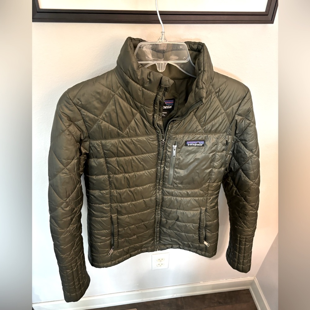 Like New Olive Women’s Small Patagonia Puffer Jacket